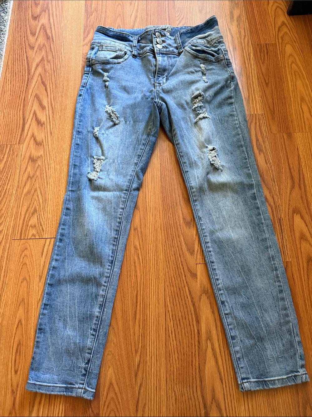 Hot Kiss Light Blue Distressed Ankle Jeans